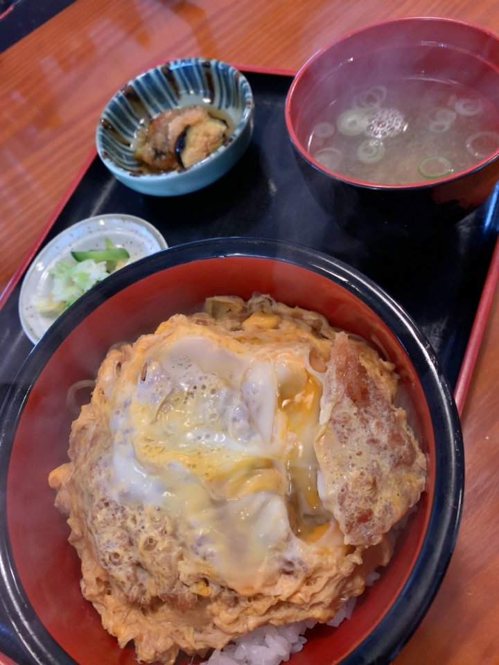 富山 カツ丼 親子丼が気になる蕎麦屋 かつ丼 東京亭 富山者 男の昼ごはん